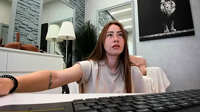 Snapshot of Reina_Cummings chatting on 21, 6, 2026 Reina Cummings online show from 21, 6, 2026