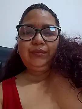 Snapshot of ladytropical1 chatting on 13, 10, 2025 ladytropical1 online show from 13, 10, 2025