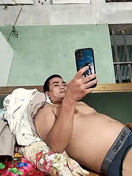 Snapshot of HoangNam20x chatting on 1, 10, 2025 HoangNam20x online show from 1, 10, 2025