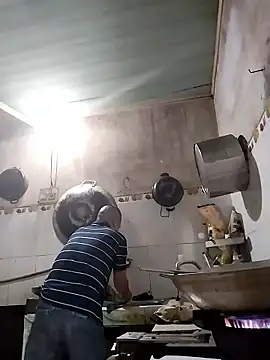 Snapshot of HoangNam20x chatting on 17, 10, 2025 HoangNam20x online show from 17, 10, 2025