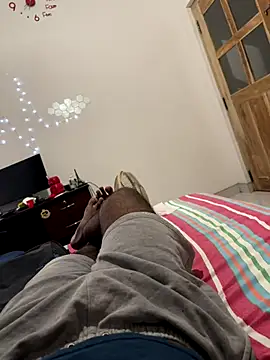 Snapshot of bigDick_000610 chatting on 19, 10, 2025 bigDick 000610 online show from 19, 10, 2025