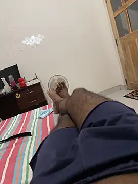 Snapshot of bigDick_000610 chatting on 29, 10, 2025 bigDick 000610 online show from 29, 10, 2025