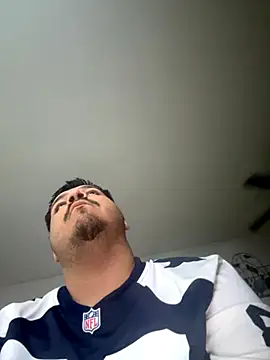 Snapshot of uli2bad chatting on 18, 10, 2025 uli2bad online show from 18, 10, 2025