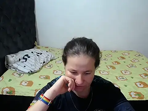 Snapshot of Valentina_charlys chatting on 10, 10, 2025 Valentina charlys online show from 10, 10, 2025