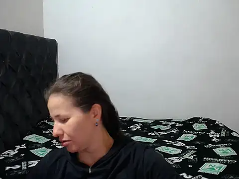 Snapshot of Valentina_charlys chatting on 15, 10, 2025 Valentina charlys online show from 15, 10, 2025