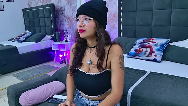 Snapshot of Angelique_Angell chatting on 8, 1, 2026 Angelique Angell online show from 8, 1, 2026