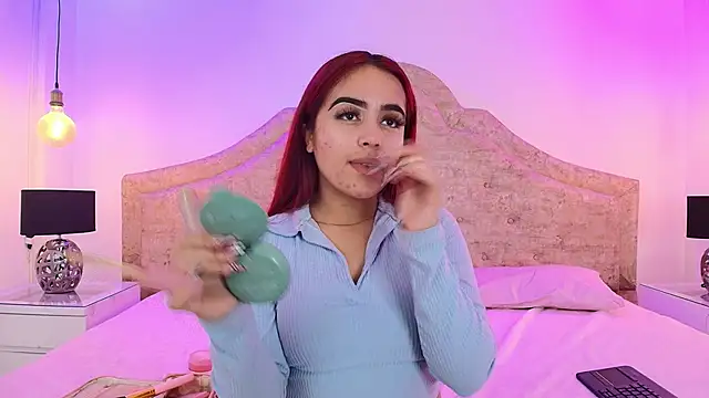 KhloeJohnson online show from 3, 10, 2025