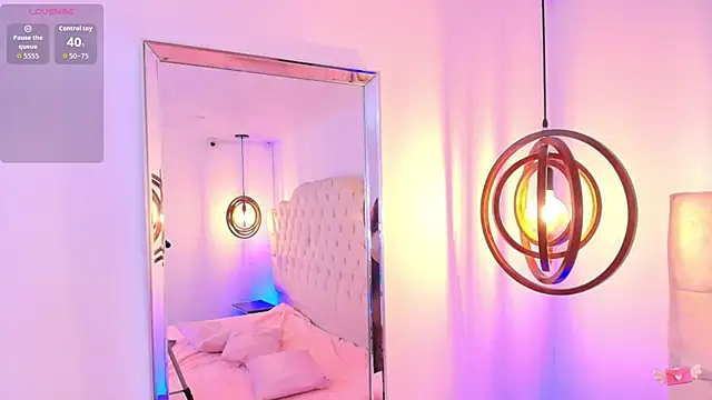 KhloeJohnson online show from 15, 10, 2025