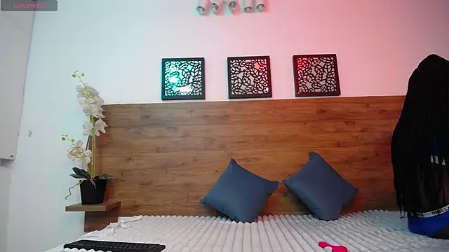 AlexandraCambell online show from 6, 10, 2025