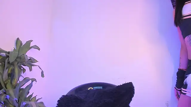 Snapshot of Lucy_shen_ chatting on 9, 10, 2025 Lucy shen  online show from 9, 10, 2025