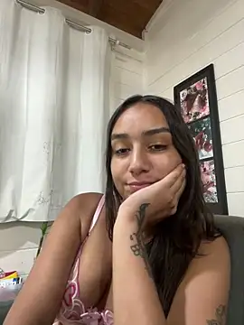 Snapshot of hannahhotwife chatting on 20, 3, 2026 hannahhotwife online show from 20, 3, 2026