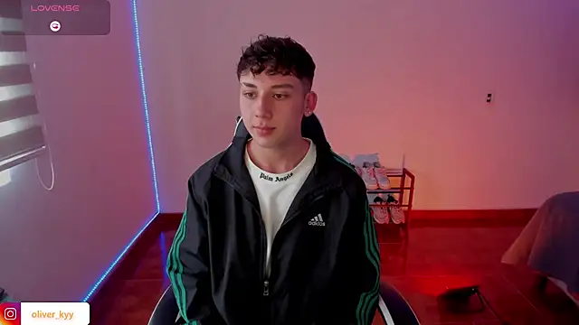 Snapshot of Casper___kyy chatting on 19, 11, 2025 Casper kyy online show from 19, 11, 2025