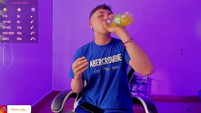 Snapshot of Casper___kyy chatting on 19, 12, 2025 Casper kyy online show from 19, 12, 2025