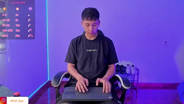 Snapshot of Casper___kyy chatting on 22, 12, 2025 Casper kyy online show from 22, 12, 2025