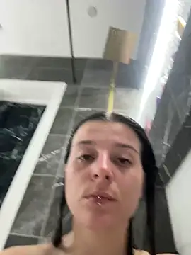 LilyIrons online show from 15, 5, 2026