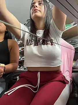 Snapshot of GiaDuque chatting on 3, 2, 2026 GiaDuque online show from 3, 2, 2026