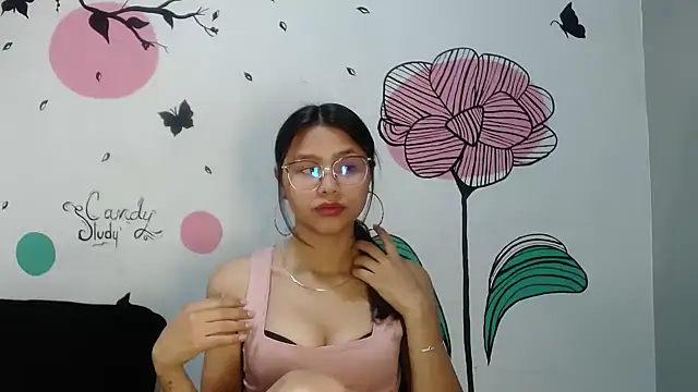 SofieLove 01 online show from 15, 10, 2025