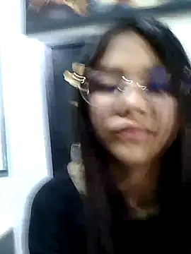 Snapshot of SofieLove_01 chatting on 16, 12, 2025 SofieLove 01 online show from 16, 12, 2025