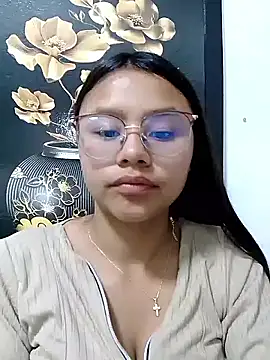 Snapshot of SofieLove_01 chatting on 23, 12, 2025 SofieLove 01 online show from 23, 12, 2025