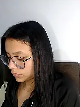 Snapshot of SofieLove_01 chatting on 6, 3, 2026 SofieLove 01 online show from 6, 3, 2026