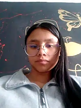 Snapshot of SofieLove_01 chatting on 4, 4, 2026 SofieLove 01 online show from 4, 4, 2026