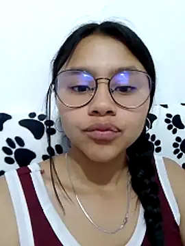 Snapshot of SofieLove_01 chatting on 5, 4, 2026 SofieLove 01 online show from 5, 4, 2026