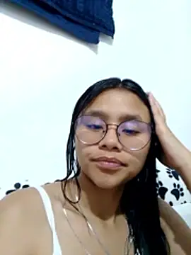 Snapshot of SofieLove_01 chatting on 6, 4, 2026 SofieLove 01 online show from 6, 4, 2026