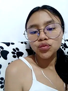 Snapshot of SofieLove_01 chatting on 10, 4, 2026 SofieLove 01 online show from 10, 4, 2026