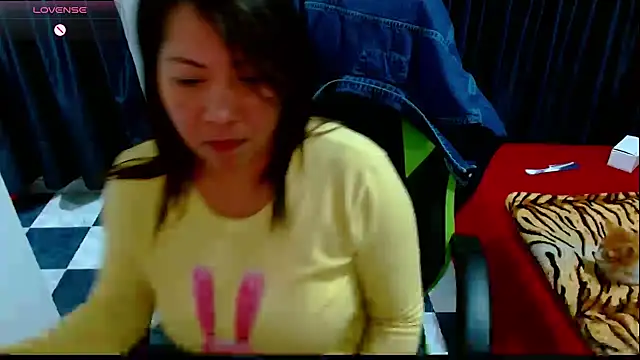 Snapshot of hiilarybrown chatting on 15, 7, 2026 hiilarybrown online show from 15, 7, 2026