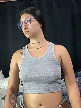 Snapshot of EVAH_LEE_ chatting on 19, 9, 2025 EVAH LEE online show from 19, 9, 2025