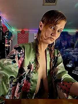 Snapshot of PeachyAriel chatting on 1, 4, 2026 PeachyAriel online show from 1, 4, 2026