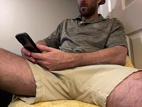 Snapshot of straightguy2233 chatting on 5, 10, 2025 straightguy2233 online show from 5, 10, 2025