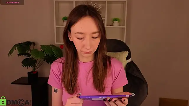 Snapshot of Miche1le_Allenne chatting on 9, 2, 2026 Miche1le Allenne online show from 9, 2, 2026