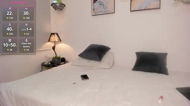 MiaCoopper online show from 9, 10, 2025