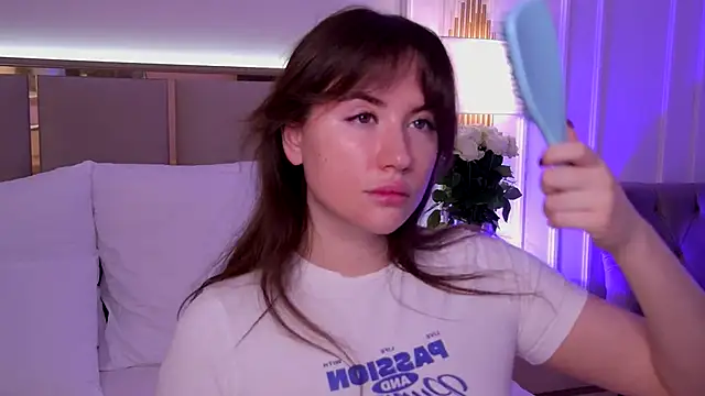 MeganStrain online show from 18, 9, 2025