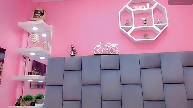 KlhoeGill online show from 16, 9, 2025