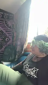 Snapshot of XxGreenGoodxX chatting on 14, 5, 2026 XxGreenGoodxX online show from 14, 5, 2026