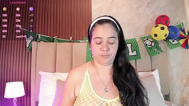  Cris Spicy  online show from 17, 6, 2026