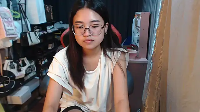 urhoneybunny25 online show from 13, 10, 2025