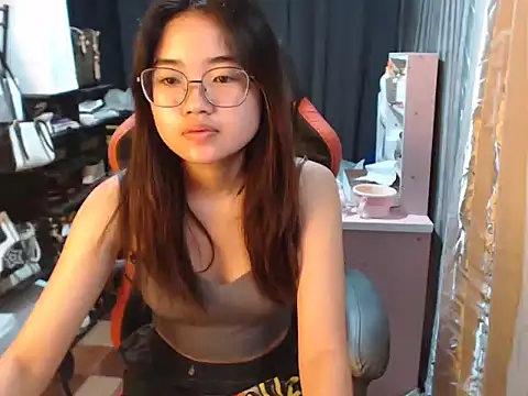 urhoneybunny25 online show from 13, 10, 2025