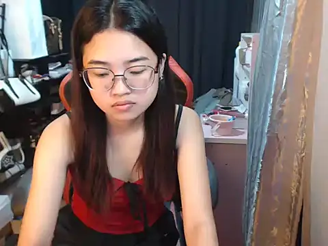 urhoneybunny25 online show from 15, 10, 2025