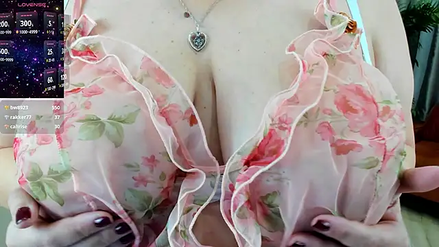 Snapshot of WifeyXRated chatting on 5, 3, 2025 WifeyXRated online show from 5, 3, 2025