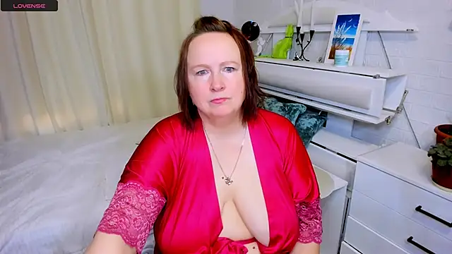 Snapshot of WifeyXRated chatting on 21, 4, 2026 WifeyXRated online show from 21, 4, 2026