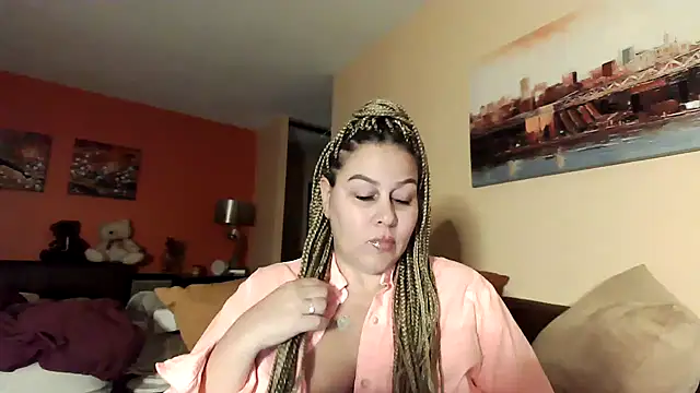 Snapshot of number1slut chatting on 18, 12, 2024 number1slut online show from 18, 12, 2024