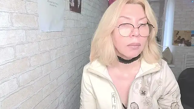 Wendy Waves online show from 28, 10, 2025