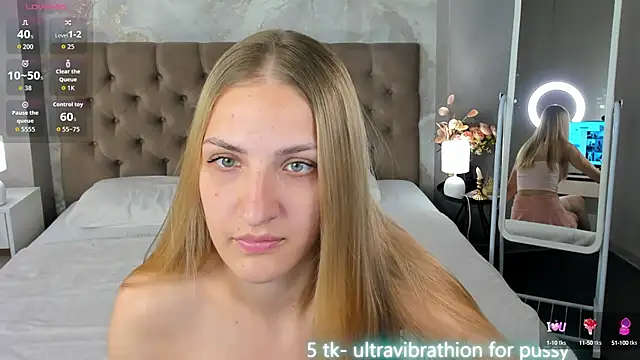 Snapshot of Luna_Vibee chatting on 18, 9, 2025 Luna Vibee online show from 18, 9, 2025