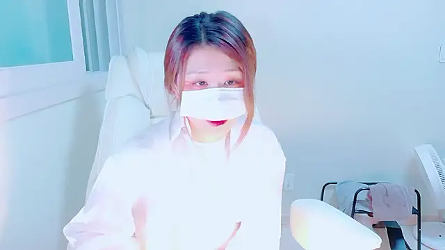 Snapshot of hyeony_s96 chatting on 18, 10, 2025 hyeony s96 online show from 18, 10, 2025