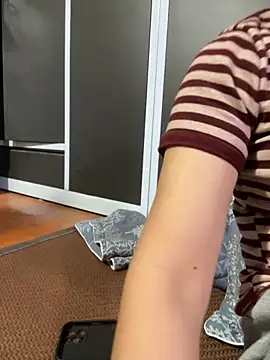 Snapshot of Old_girl chatting on 3, 10, 2025 Old girl online show from 3, 10, 2025