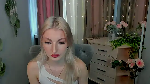 Sarrah blush online show from 17, 9, 2025