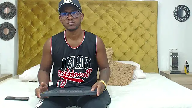 Snapshot of AndyCalifornia1 chatting on 21, 10, 2025 AndyCalifornia1 online show from 21, 10, 2025